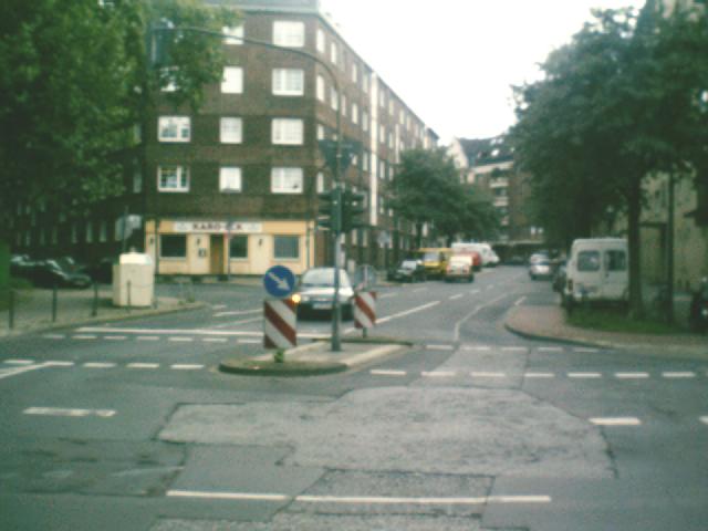  Bild: Kreuzung Bachstr. / Karolingerstr. / Burghofstr., Richtung S&uuml;den 