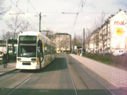  Bild: Kreuzung Friedrichstr. / F&auml;rberstr. / Merowingerstr. / Brunnenstr. / Aachener Str. / Burghofstr. / Elisabethstr., Richtung Norden 