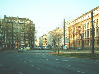  Bild: Kreuzung H&uuml;ttenstr. / Corneliusstr. / Luisenstr. / Karl-Rudolf-Str., Richtung NordenNordosten 