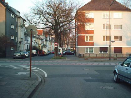  Bild: Kreuzung Fleher Str. / D&uuml;rener Str. / Grimlinghauser Str., Richtung Osten 