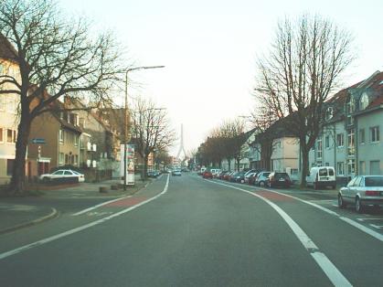  Bild: Kreuzung Fleher Str. / D&uuml;rener Str. / Grimlinghauser Str., Richtung S&uuml;den 