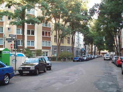  Bild: Kreuzung Friedenstr. / Benzenbergstr., Richtung OstenS&uuml;dosten 