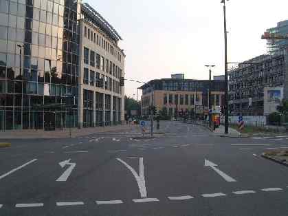  Bild: Kreuzung Neusser Str. / F&uuml;rstenwall, Richtung S&uuml;denS&uuml;dwesten 