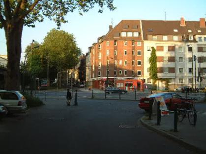  Bild: Kreuzung Corneliusstr. / F&auml;rberstr. / Erasmusstr. / Heeresbachstr., Richtung Osten 