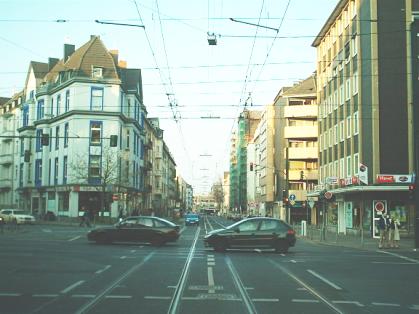  Bild: Kreuzung Scheurenstr. / Helmholtzstr. / H&uuml;ttenstr. / Bunsenstr., Richtung NordenNordosten 