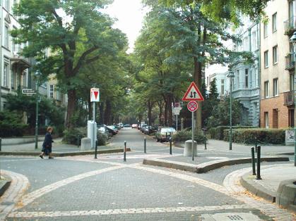  Bild: Kreuzung Florastr. / Kirchfeldstr., Richtung S&uuml;den 