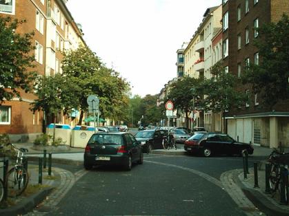  Bild: Kreuzung Kronprinzenstr. / Kirchfeldstr. / D&uuml;sselstr., Richtung Norden 