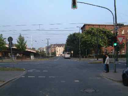  Bild: Kreuzung Hubertusstr. / Neusser Str., Richtung OstenS&uuml;dosten 