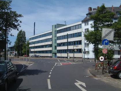  Bild: Kreuzung Volmerswerther Str. / Germaniastr. / F&auml;hrstr. / Sternwartstr., Richtung Westen 